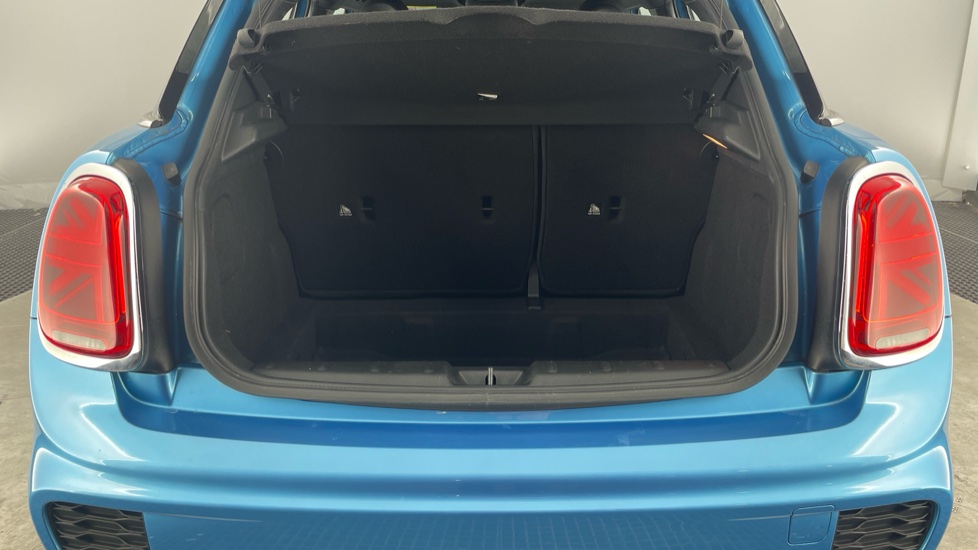 MINI Hatchback 1.5 Cooper II 5dr Petrol Hatchback - Image 13