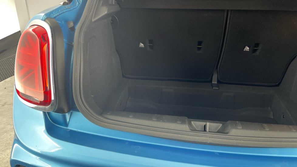 MINI Hatchback 1.5 Cooper II 5dr Petrol Hatchback - Image 37