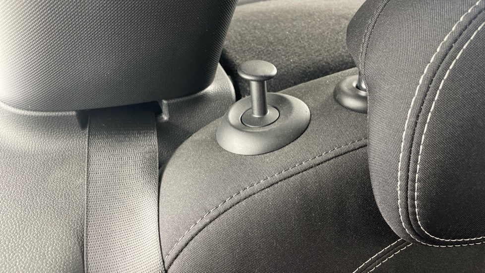 MINI Hatchback 1.5 Cooper II 5dr Petrol Hatchback - Image 44