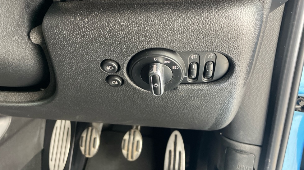 MINI Hatchback 1.5 Cooper II 5dr Petrol Hatchback - Image 49