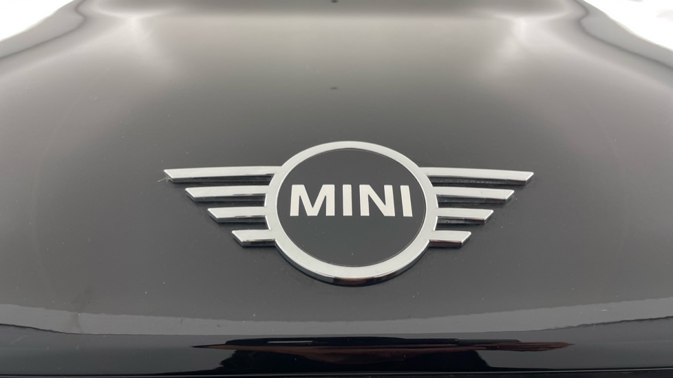 MINI Countryman 1.5 Cooper S E Exclusive ALL4 PHEV 5dr Auto Hatchback - Image 24