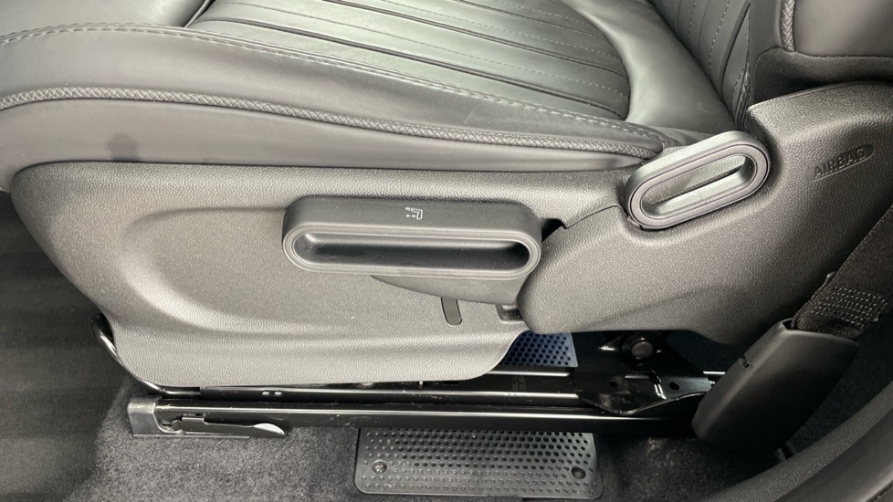 MINI Countryman 1.5 Cooper S E Exclusive ALL4 PHEV 5dr Auto Hatchback - Image 29