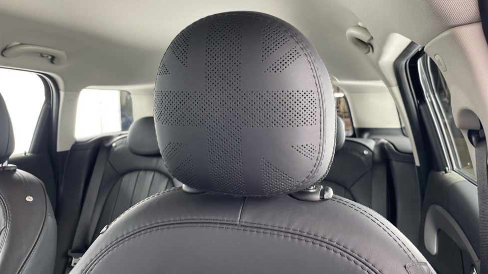 MINI Countryman 1.5 Cooper S E Exclusive ALL4 PHEV 5dr Auto Hatchback - Image 32