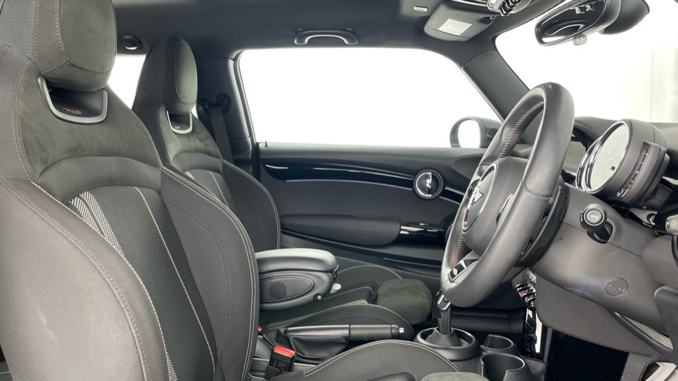 MINI Hatchback 2.0 Cooper S Sport 3dr Auto [Comfort Pack] Petrol Hatchback - Image 11