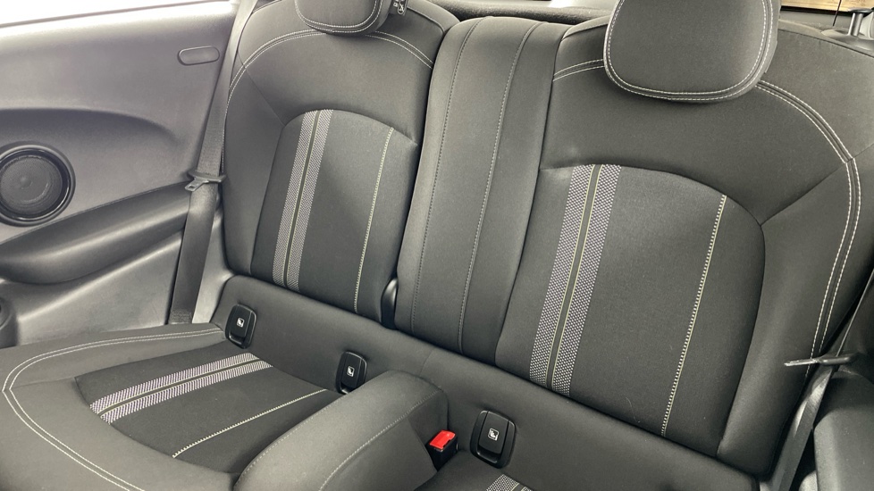 MINI Hatchback 2.0 Cooper S Sport 3dr Auto [Comfort Pack] Petrol Hatchback - Image 12