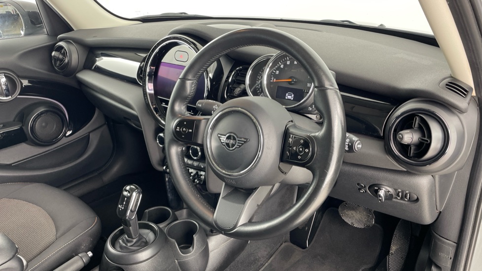 MINI Hatchback 1.5 Cooper Classic 5dr Auto Petrol Hatchback - Image 6