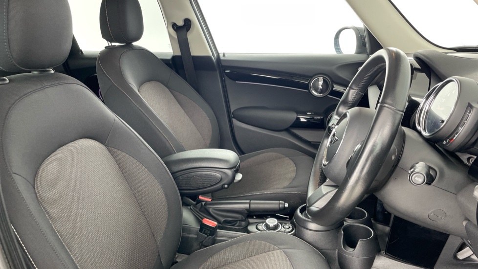 MINI Hatchback 1.5 Cooper Classic 5dr Auto Petrol Hatchback - Image 11