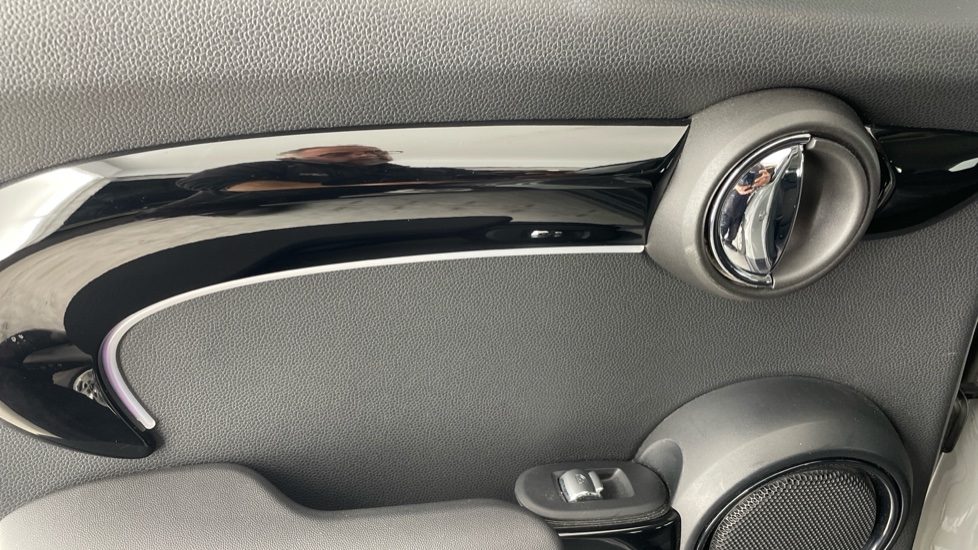 MINI Hatchback 1.5 Cooper Classic 5dr Auto Petrol Hatchback - Image 29
