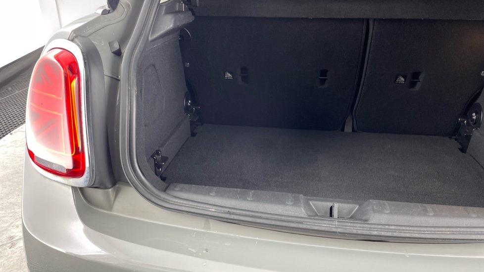 MINI Hatchback 1.5 Cooper Classic 5dr Auto Petrol Hatchback - Image 33