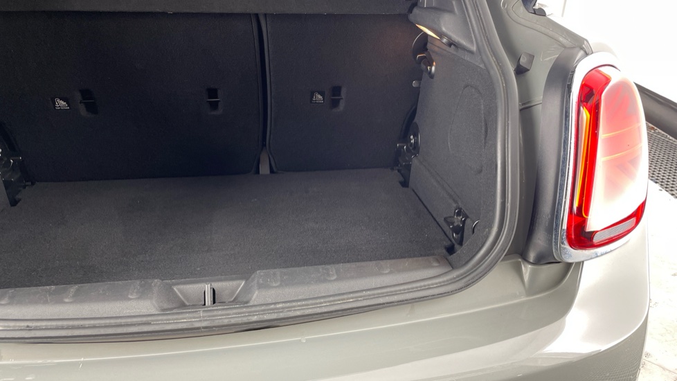 MINI Hatchback 1.5 Cooper Classic 5dr Auto Petrol Hatchback - Image 34