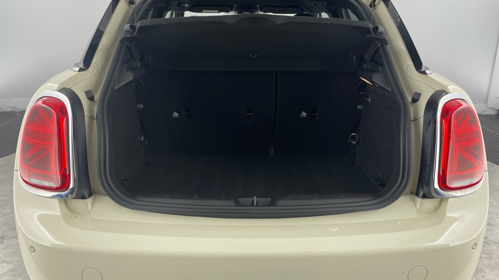 MINI Hatchback 1.5 Cooper Exclusive II 5dr Petrol Hatchback - Image 13