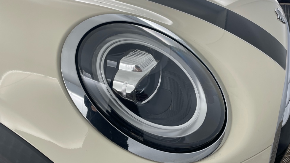 MINI Hatchback 1.5 Cooper Exclusive II 5dr Petrol Hatchback - Image 23