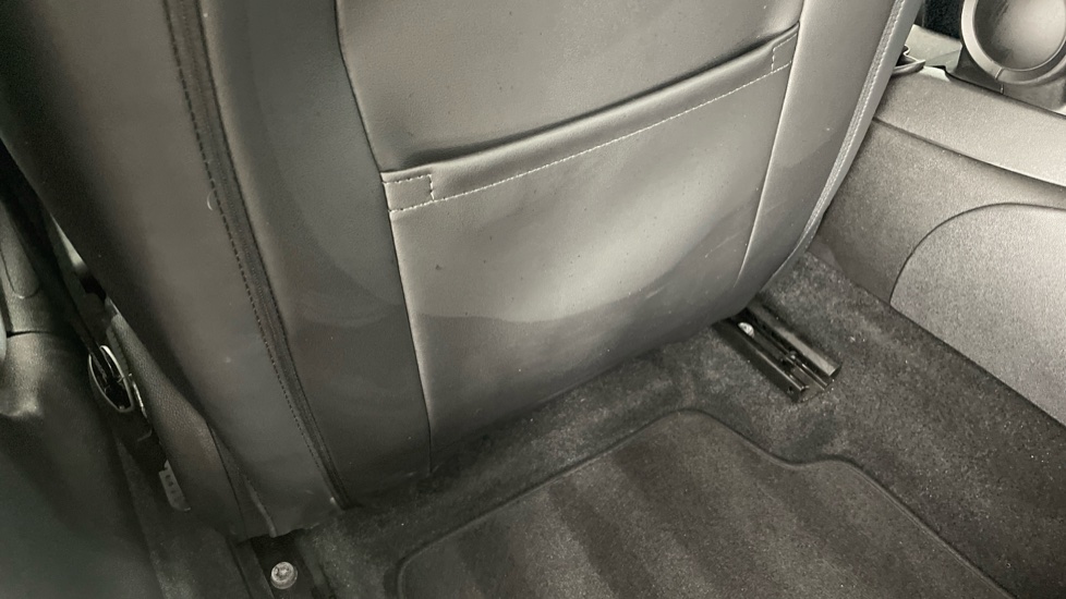 MINI Hatchback 1.5 Cooper Exclusive II 5dr Petrol Hatchback - Image 33