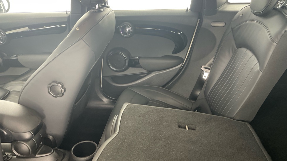 MINI Hatchback 1.5 Cooper Exclusive II 5dr Petrol Hatchback - Image 38