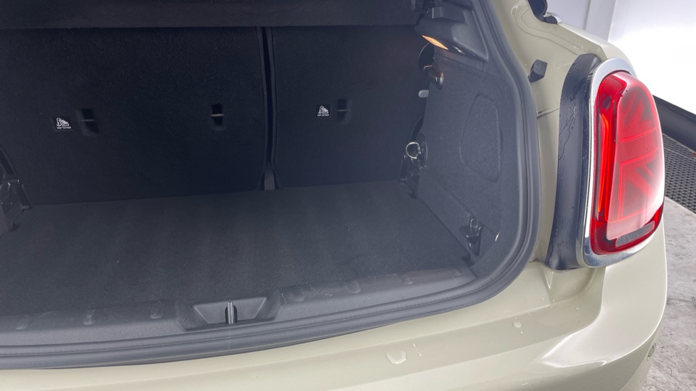 MINI Hatchback 1.5 Cooper Exclusive II 5dr Petrol Hatchback - Image 40