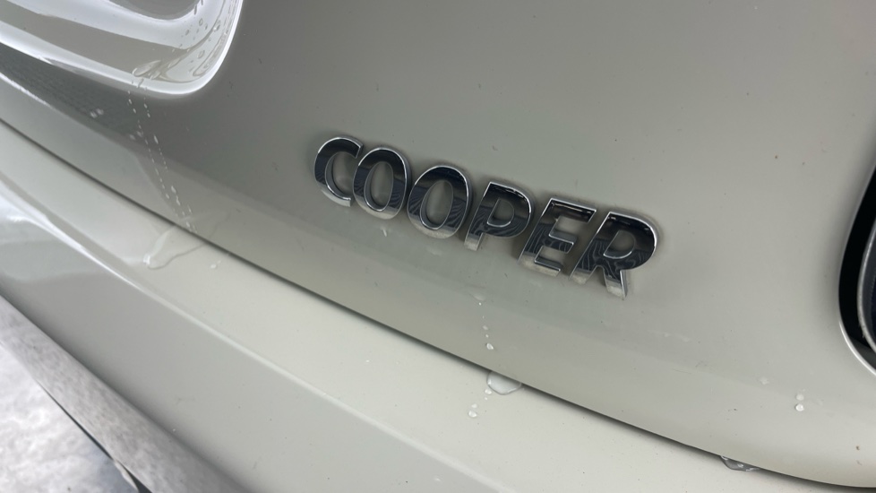 MINI Hatchback 1.5 Cooper Exclusive II 5dr Petrol Hatchback - Image 42