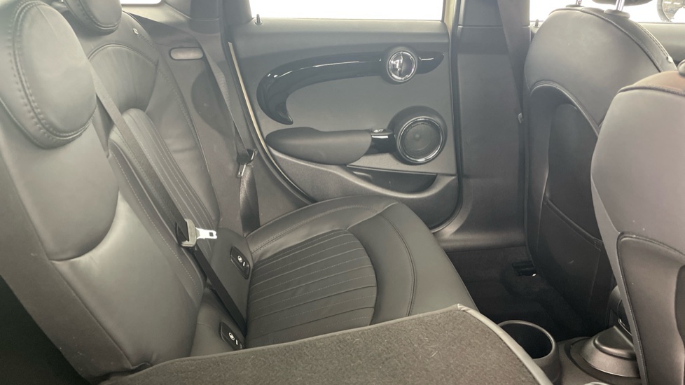 MINI Hatchback 1.5 Cooper Exclusive II 5dr Petrol Hatchback - Image 47