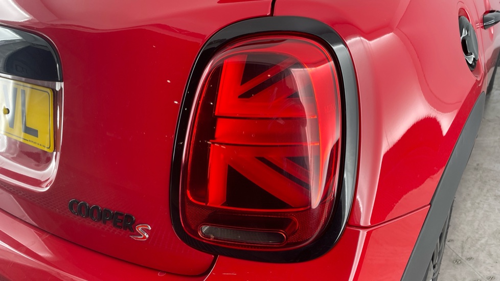 MINI Hatchback 2.0 Cooper S Sport 5dr Auto Petrol Hatchback - Image 22