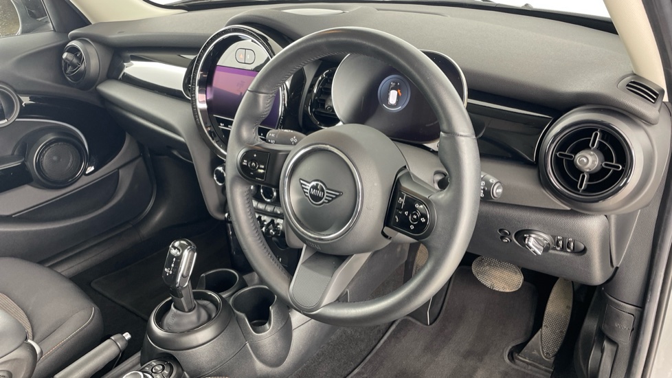 MINI Hatchback 1.5 Cooper Classic Premium 5dr Auto Petrol Hatchback - Image 6