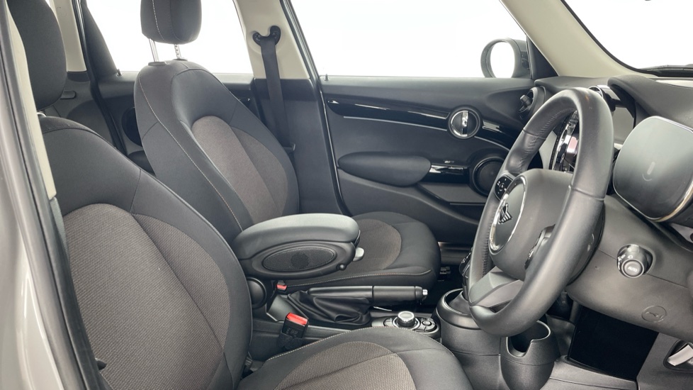 MINI Hatchback 1.5 Cooper Classic Premium 5dr Auto Petrol Hatchback - Image 11