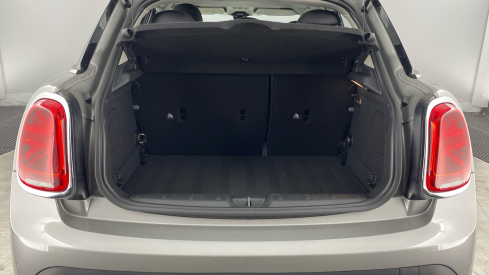MINI Hatchback 1.5 Cooper Classic Premium 5dr Auto Petrol Hatchback - Image 13