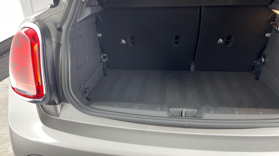 MINI Hatchback 1.5 Cooper Classic Premium 5dr Auto Petrol Hatchback - Image 35