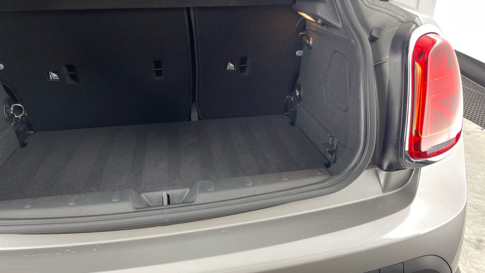 MINI Hatchback 1.5 Cooper Classic Premium 5dr Auto Petrol Hatchback - Image 36