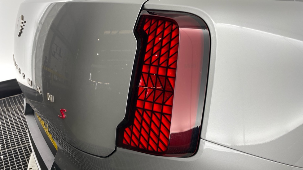 MINI Countryman 2.0 S Classic ALL4 5dr Auto Petrol Hatchback - Image 22