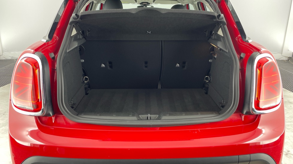 MINI Hatchback 1.5 Cooper Classic 5dr Auto Petrol Hatchback - Image 13