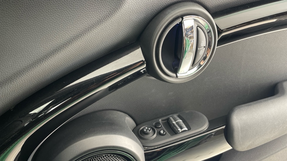 MINI Hatchback 1.5 Cooper Sport 3dr Auto Petrol Hatchback - Image 20