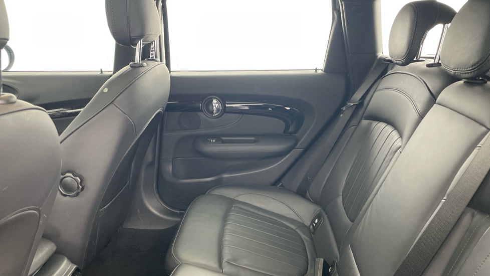 MINI Clubman 1.5 Cooper Exclusive Premium 6dr Auto Petrol Estate - Image 12