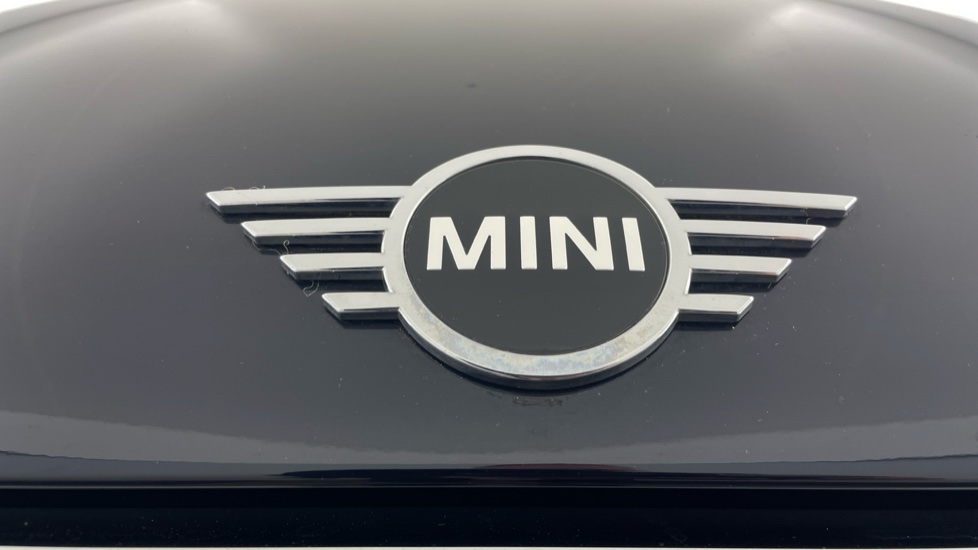 MINI Clubman 1.5 Cooper Exclusive Premium 6dr Auto Petrol Estate - Image 24