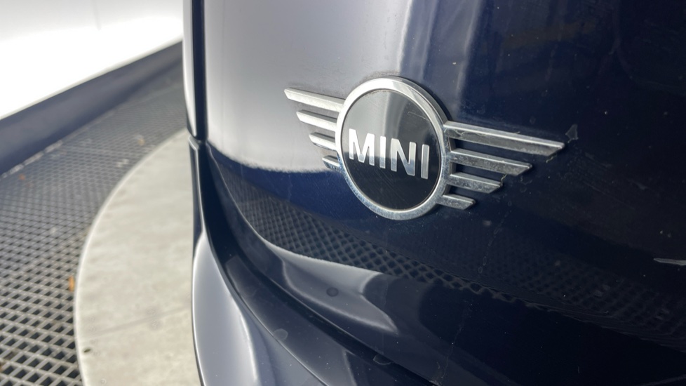 MINI Clubman 1.5 Cooper Exclusive Premium 6dr Auto Petrol Estate - Image 46