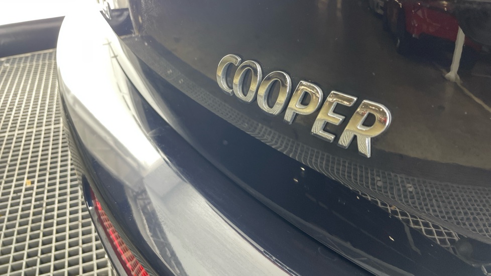 MINI Clubman 1.5 Cooper Exclusive Premium 6dr Auto Petrol Estate - Image 48