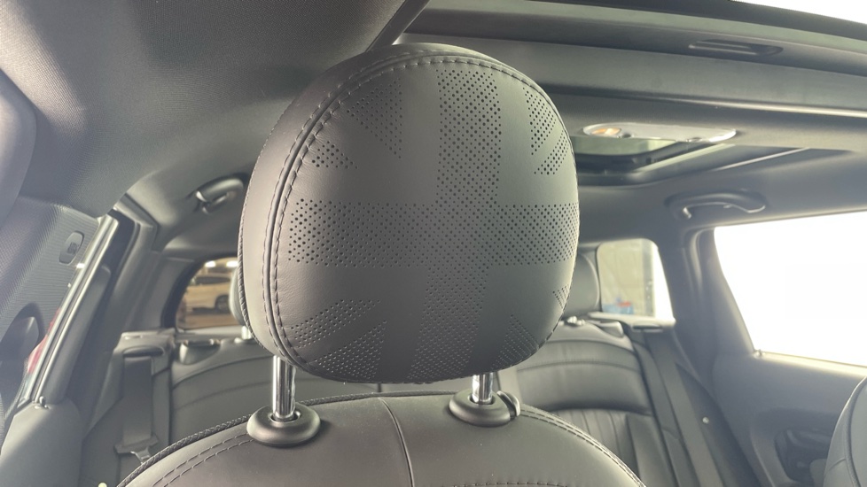 MINI Clubman 1.5 Cooper Exclusive Premium 6dr Auto Petrol Estate - Image 58