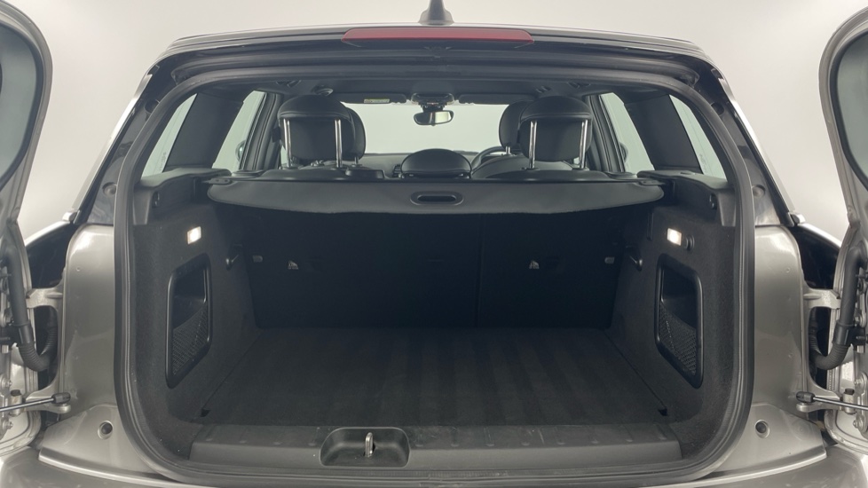 MINI Clubman 1.5 Cooper Exclusive Premium 6dr Auto Petrol Estate - Image 13
