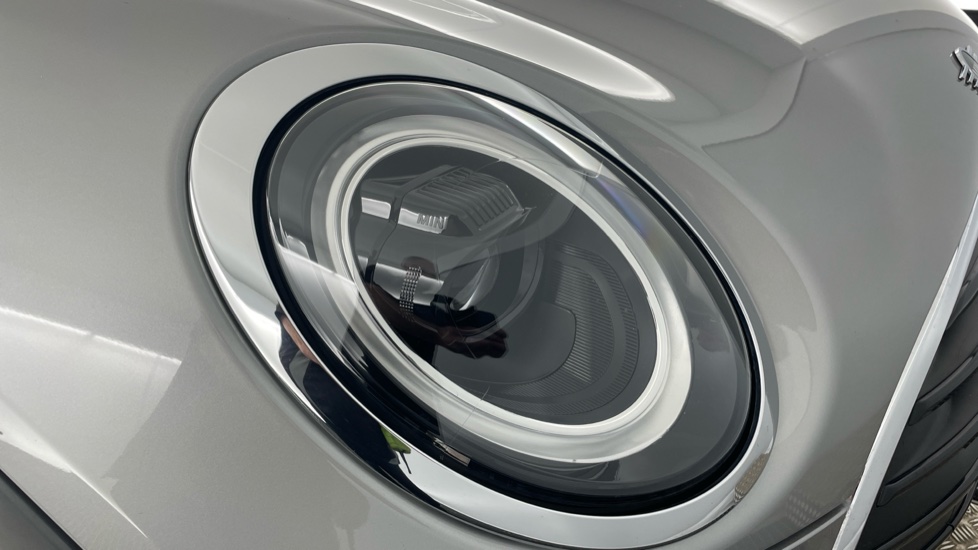 MINI Clubman 1.5 Cooper Exclusive Premium 6dr Auto Petrol Estate - Image 23