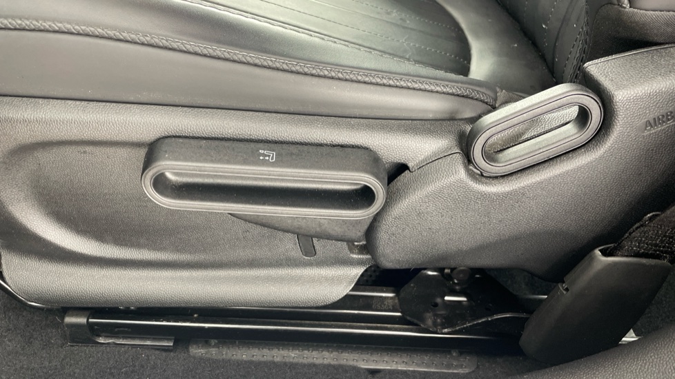 MINI Clubman 1.5 Cooper Exclusive Premium 6dr Auto Petrol Estate - Image 27