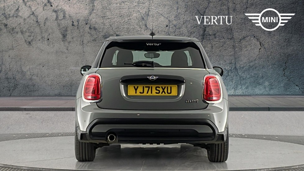 MINI Hatchback 1.5 Cooper Exclusive 5dr Auto [Comfort/Nav Pack] Petrol Hatchback - Image 15
