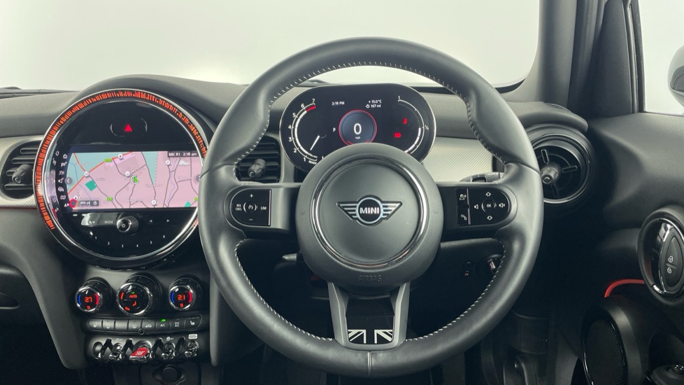 MINI Hatchback 1.5 Cooper Exclusive 5dr Auto [Comfort/Nav Pack] Petrol Hatchback - Image 5