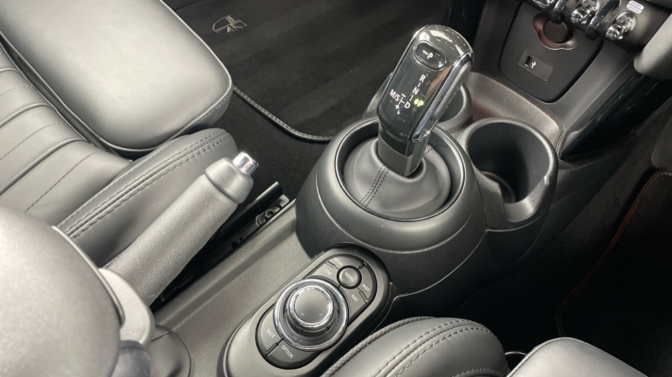MINI Hatchback 1.5 Cooper Exclusive 5dr Auto [Comfort/Nav Pack] Petrol Hatchback - Image 10