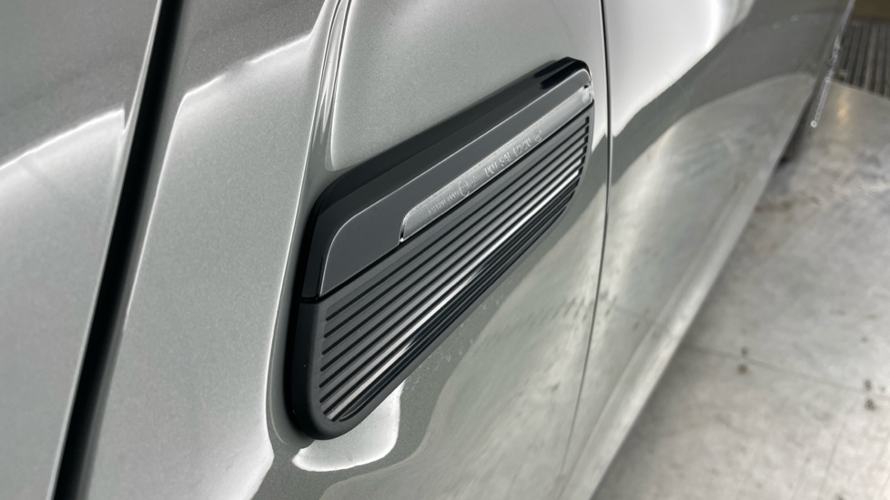 MINI Hatchback 1.5 Cooper Exclusive 5dr Auto [Comfort/Nav Pack] Petrol Hatchback - Image 25