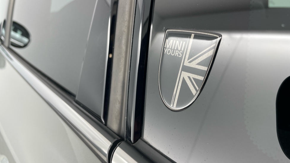 MINI Hatchback 1.5 Cooper Exclusive 5dr Auto [Comfort/Nav Pack] Petrol Hatchback - Image 39