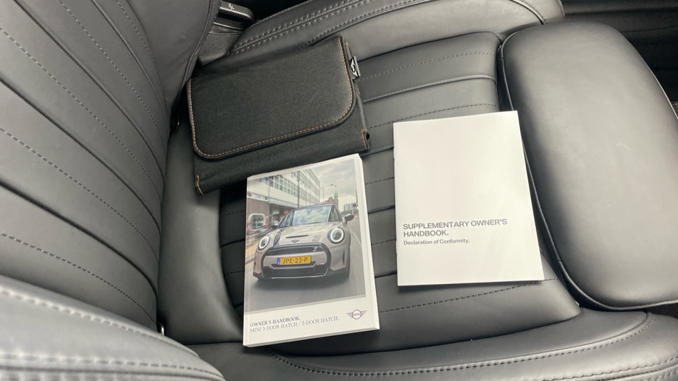 MINI Hatchback 1.5 Cooper Exclusive 5dr Auto [Comfort/Nav Pack] Petrol Hatchback - Image 76