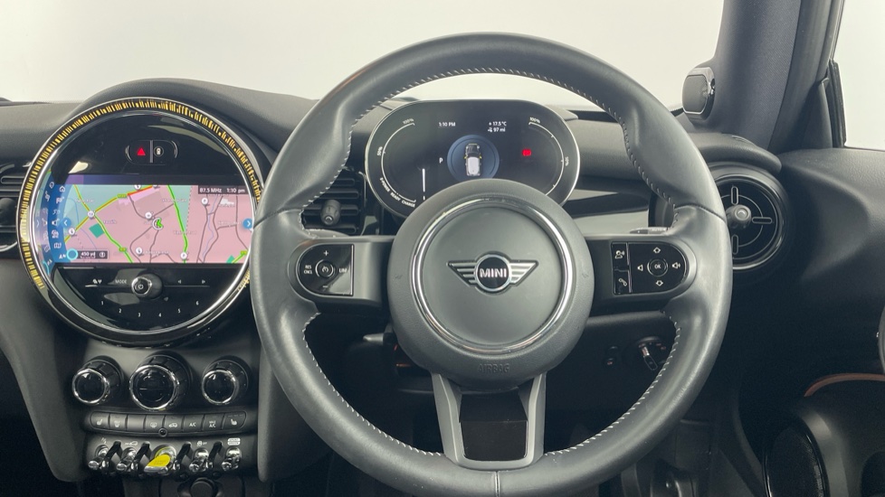 MINI Hatchback 135kW Cooper S Level 3 33kWh 3dr Auto Electric Hatchback - Image 5