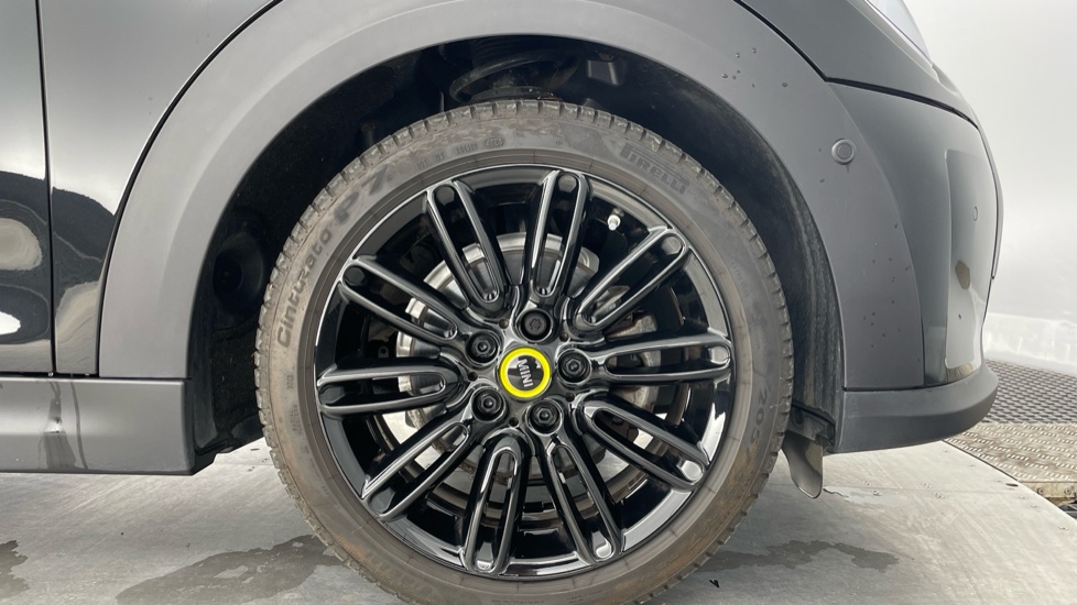 MINI Hatchback 135kW Cooper S Level 3 33kWh 3dr Auto Electric Hatchback - Image 14