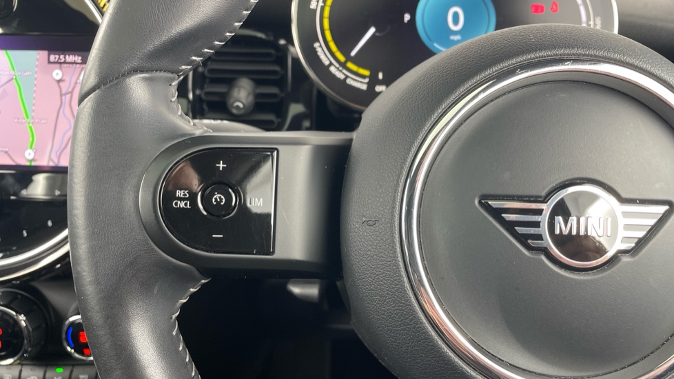 MINI Hatchback 135kW Cooper S Level 3 33kWh 3dr Auto Electric Hatchback - Image 17