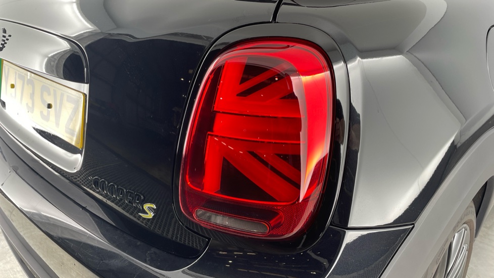 MINI Hatchback 135kW Cooper S Level 3 33kWh 3dr Auto Electric Hatchback - Image 22