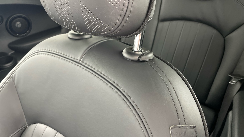 MINI Hatchback 135kW Cooper S Level 3 33kWh 3dr Auto Electric Hatchback - Image 30