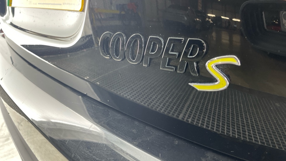 MINI Hatchback 135kW Cooper S Level 3 33kWh 3dr Auto Electric Hatchback - Image 46